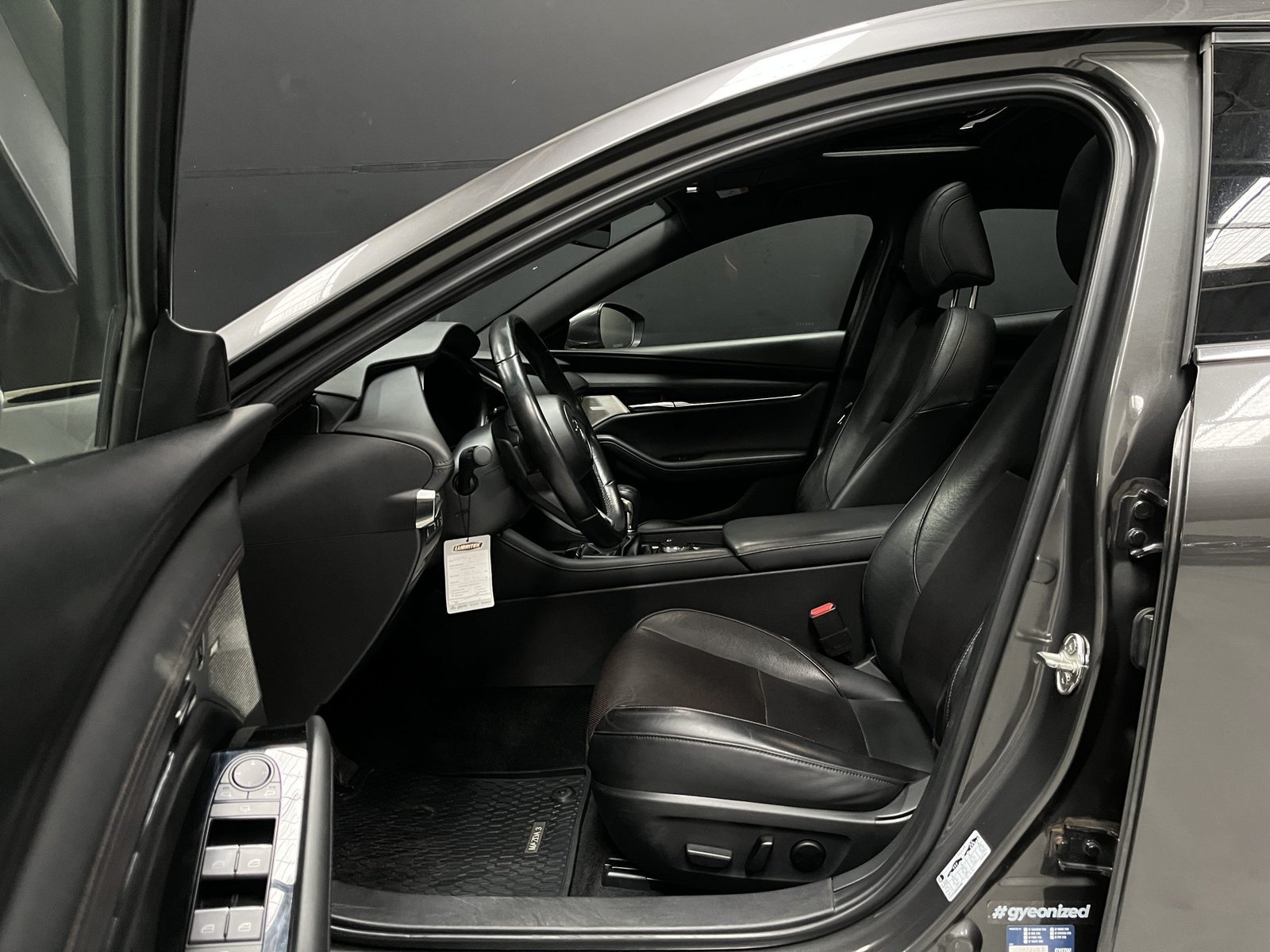 Mazda 3 HB 4X2 2.5 AUT 2023 - Imagen 8 de 17