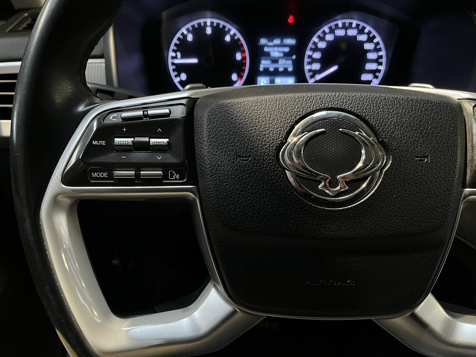 SsangYong REXTON LIMITED 4X4 2.2 AT 2021 - Imagen 18 de 19