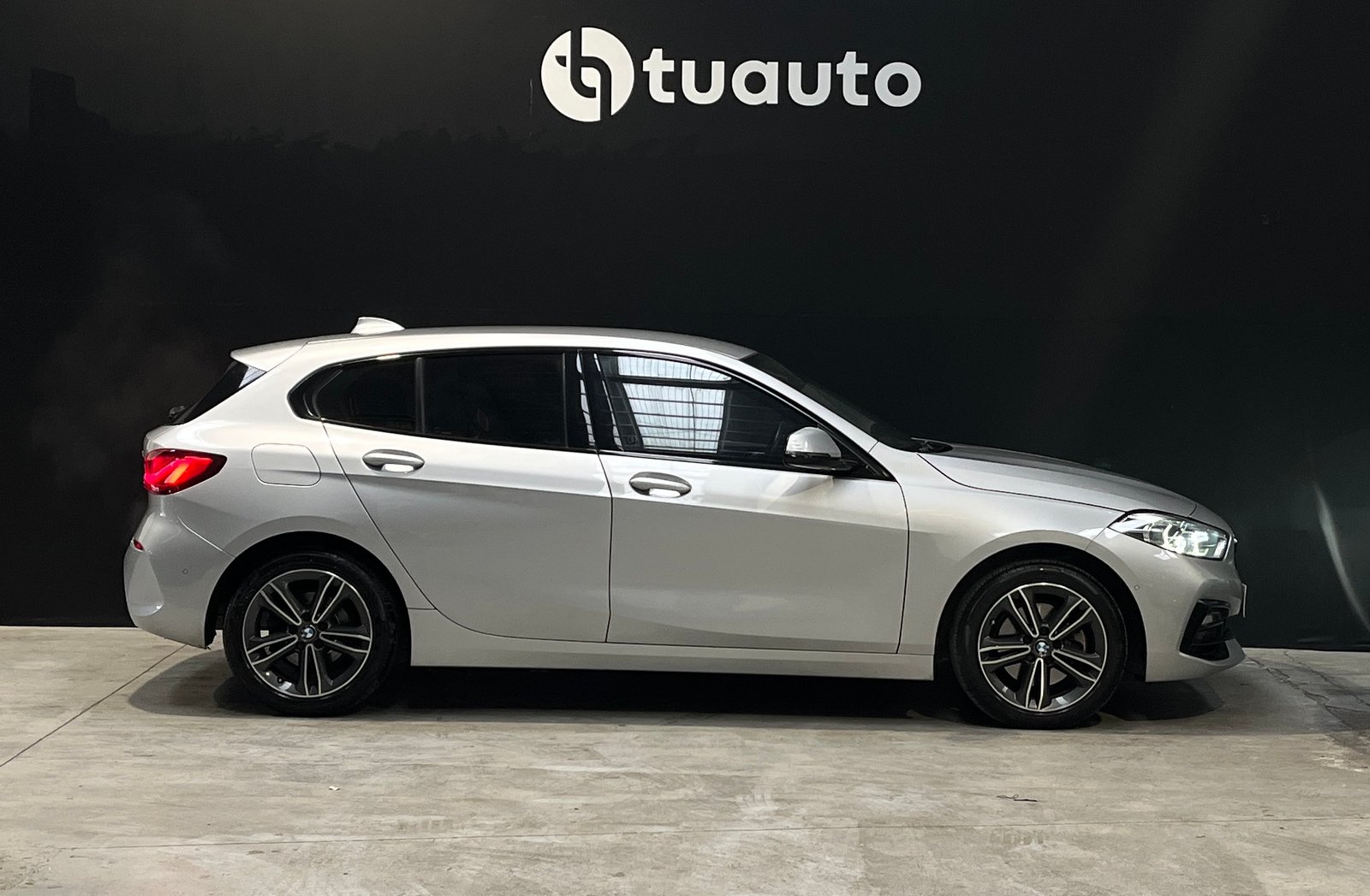 BMW 118I HATCHBACK 1.5 AUT 2022 - Imagen 3 de 19