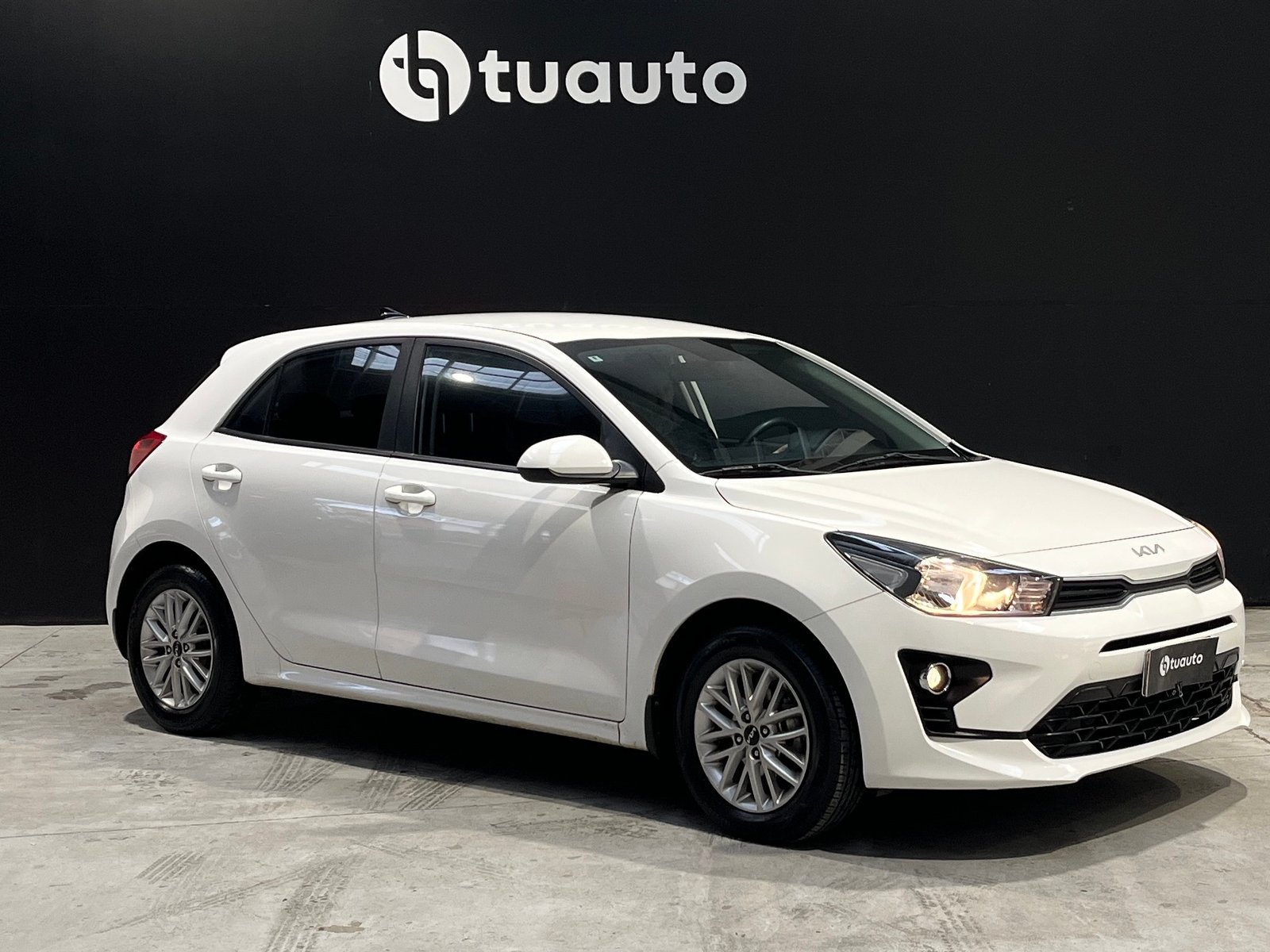 Kia RIO 5 1.4 LX MT 2022 - Foto 2 de 19