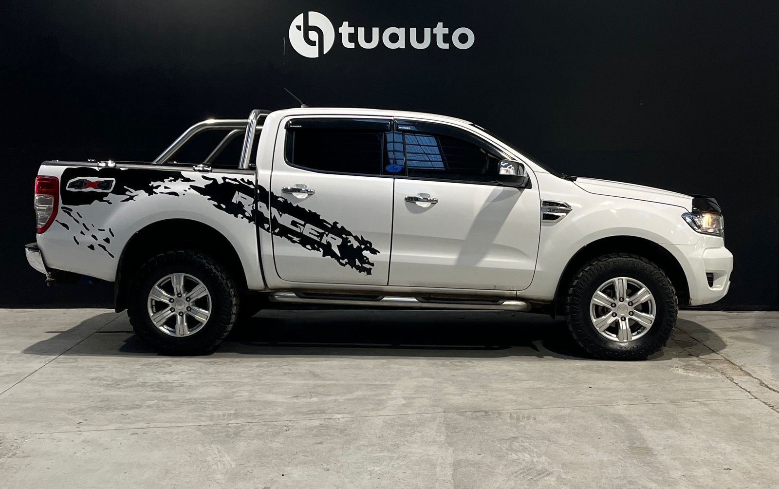 Ford RANGER XLT 4X4 MT 3.2 2023 - Imagen 3 de 14