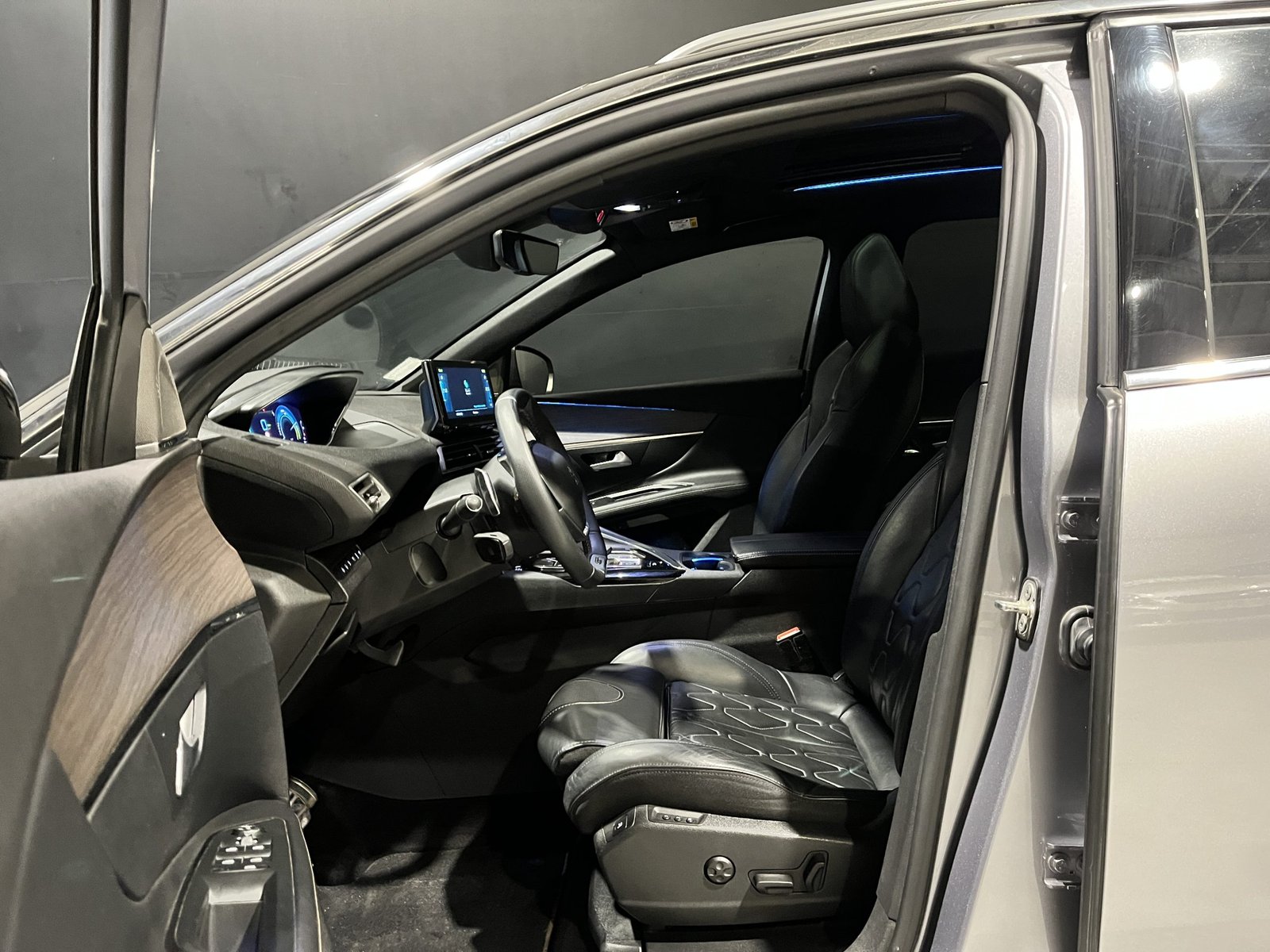 PEUGEOT 3008 HYBRID 300 4X4 1.6 AUT 2022 - Imagen 17 de 20