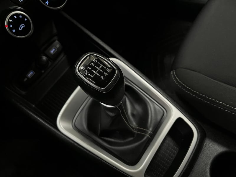 Hyundai VENUE QX VALUE MT 1.6 2023 - Imagen 8 de 17
