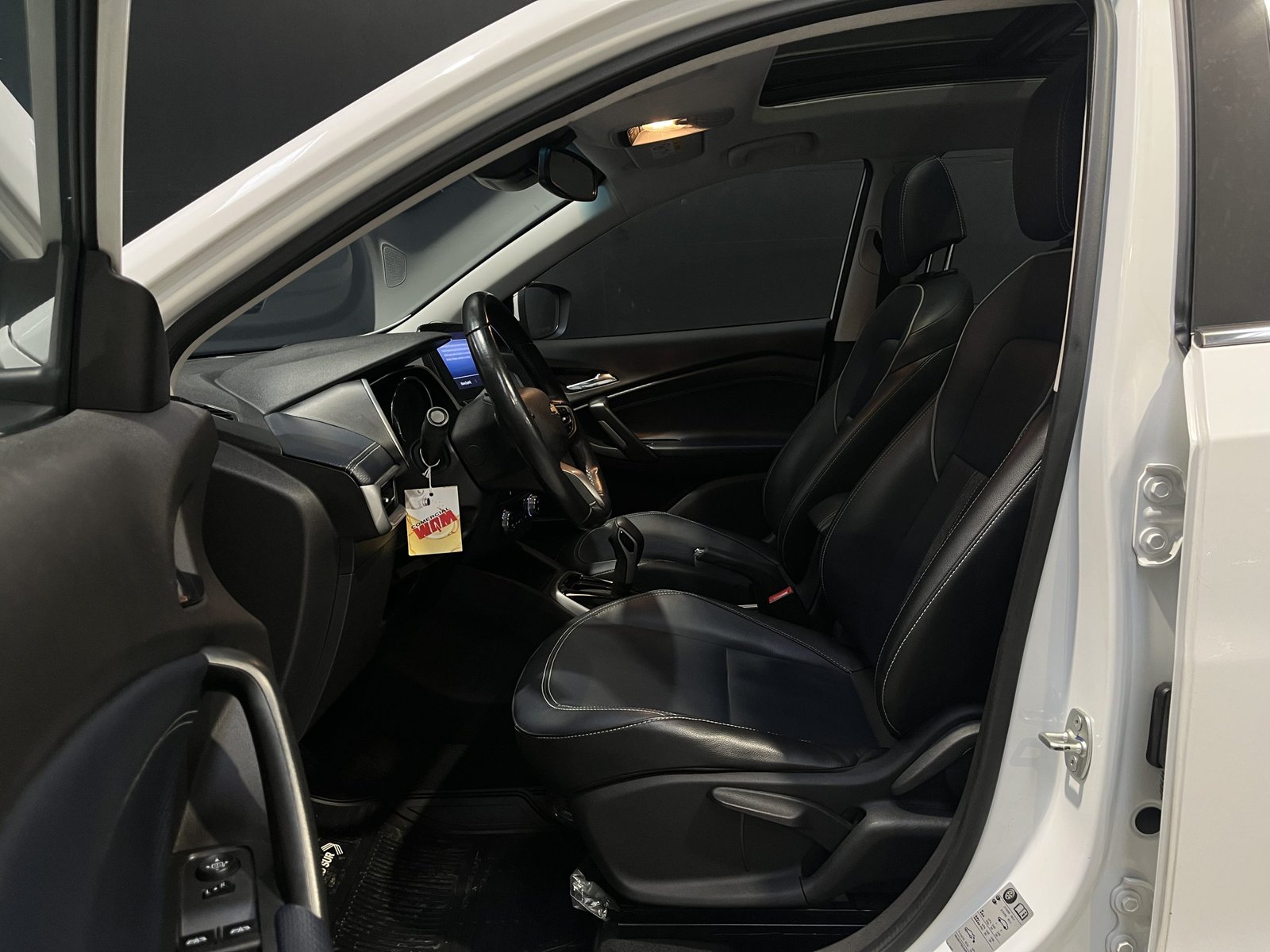 Chevrolet TRACKER PREMIER 1.2T AUT 2021 - Imagen 13 de 20