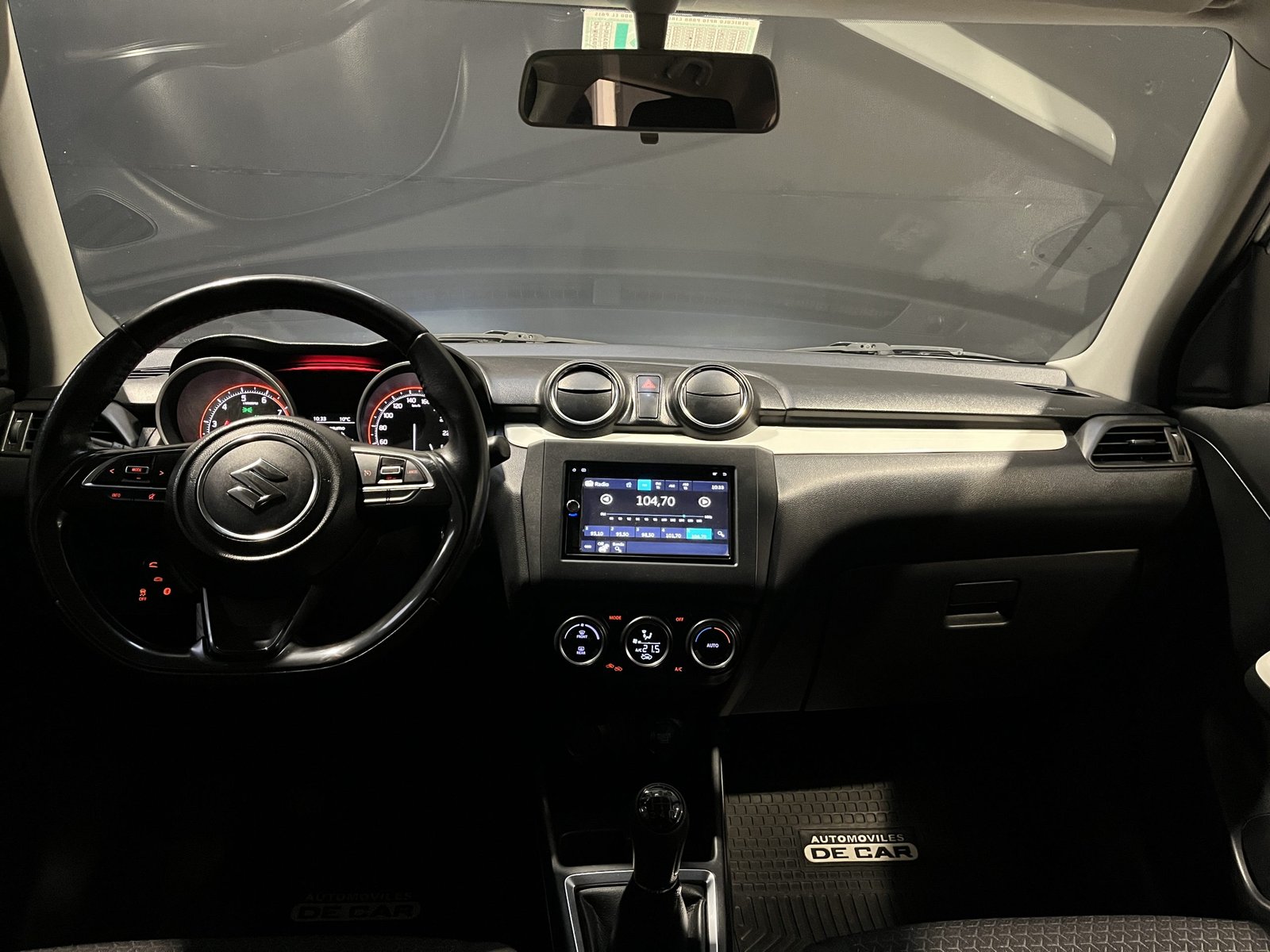 Suzuki SWIFT GLX HB 1.0 2018 - Imagen 13 de 19