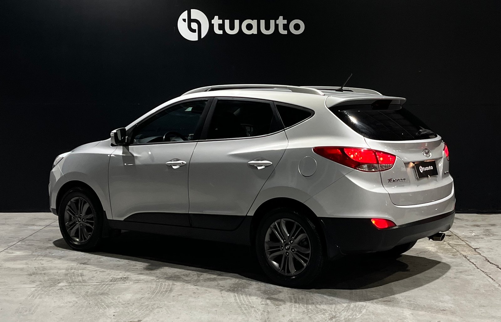 Hyundai TUCSON GL 2.0 MT 2015 - Imagen 6 de 18