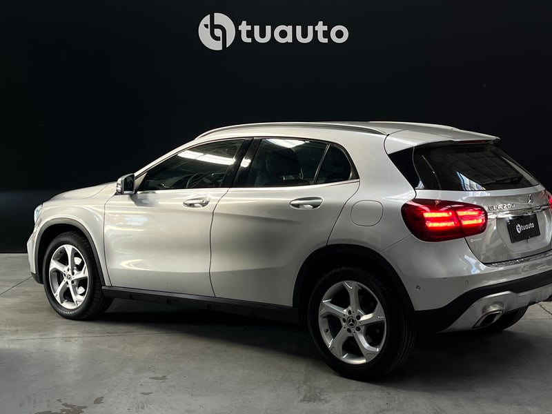 Mercedes-Benz GLA200 1.6 AUT 2018 - Imagen 6 de 19