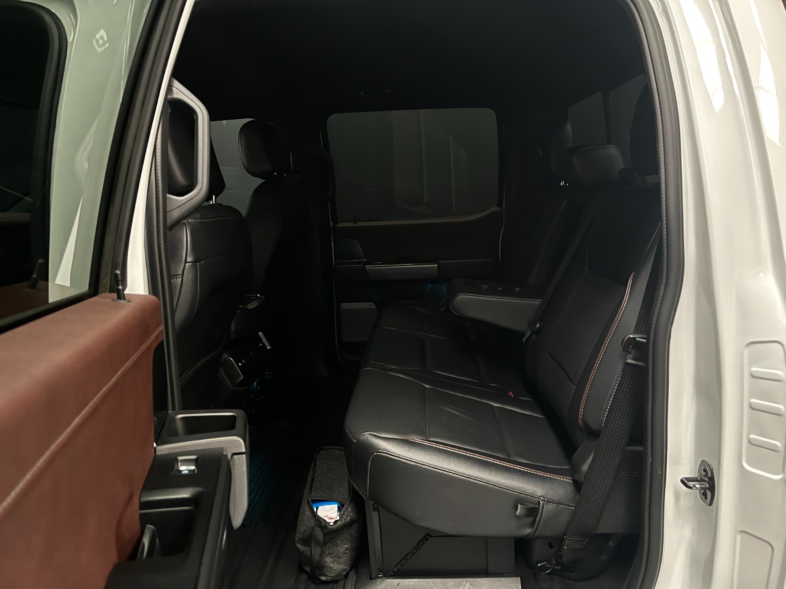 Ford F-150 LARIAT SPORT 4X4 5.0L AUT 2024 - Imagen 11 de 19