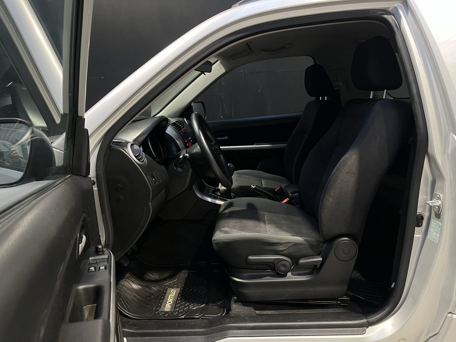 Suzuki GRAND VITARA GLX SPORT 4X4 2.4 2018 - Imagen 9 de 16