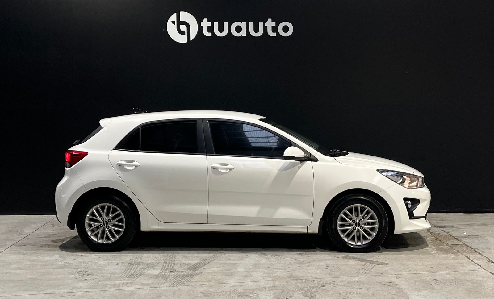 Kia RIO 5 1.4 LX MT 2022 - Imagen 3 de 19
