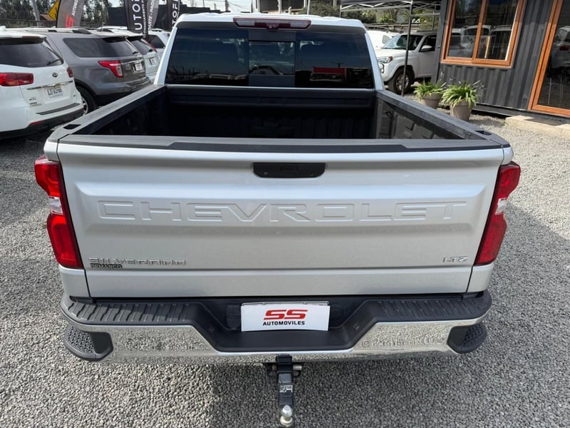 Chevrolet SILVERADO LTZ 5.3L 4X4 AT8 Chevrolet Silverado 2021 - Imagen 8 de 10