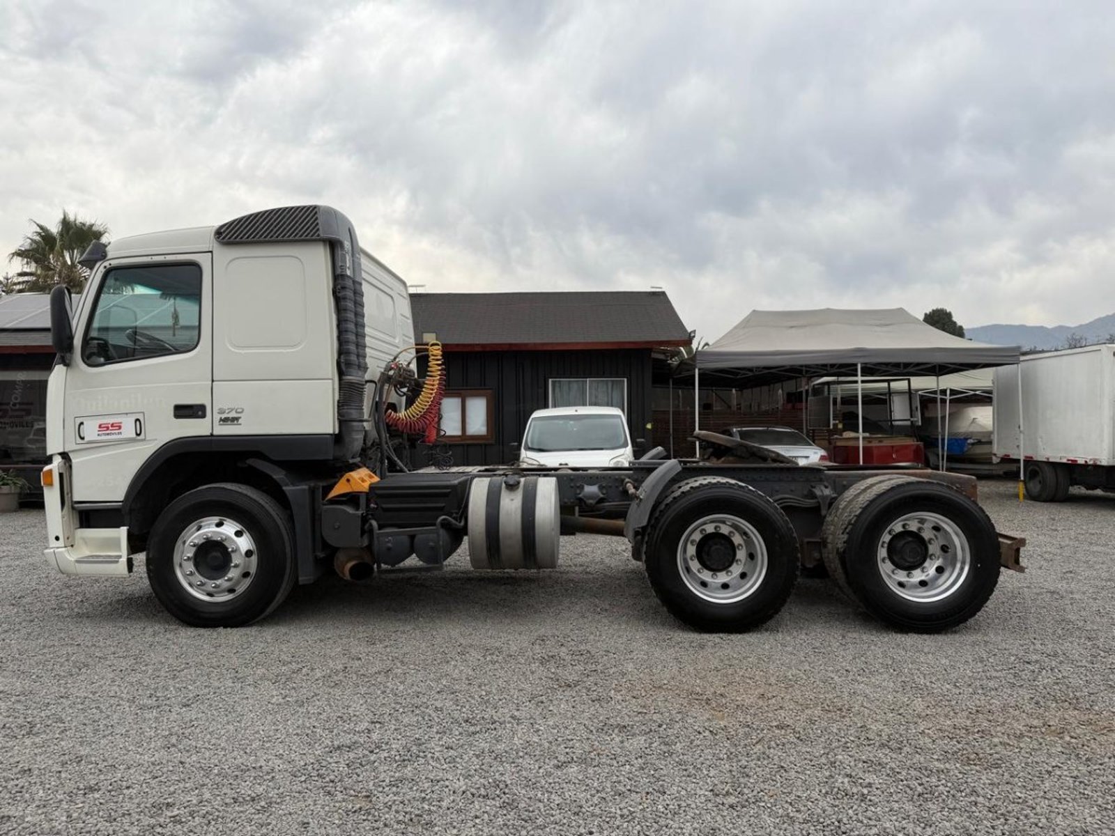 VOLVO F M 11 6X2 AT Volvo FM370 2011 - Imagen 8 de 10