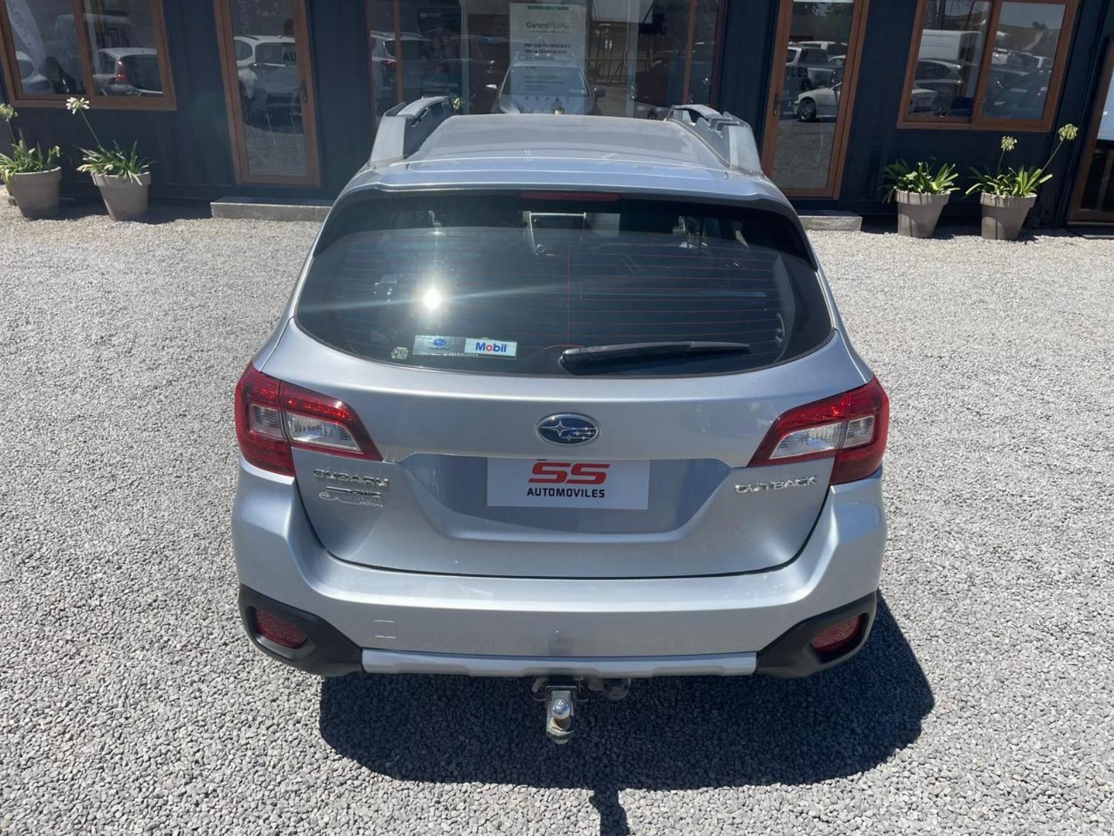 Subaru NEW OUTBACK LIMITED 2.5 AT AWD 20 Subaru Outback 2021 - Imagen 8 de 10
