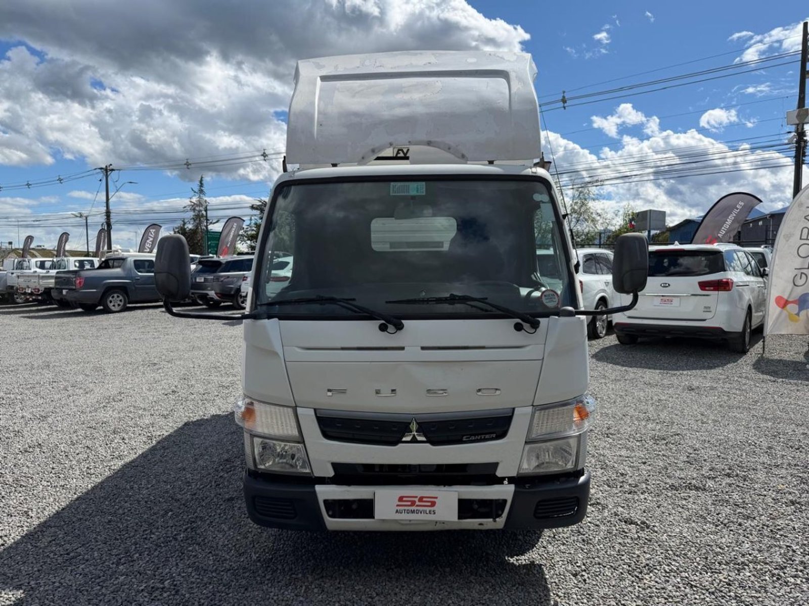 Mitsubishi CANTER FUSO CANTER 413 Mitsubishi Canter 2023 - Foto 2 de 10