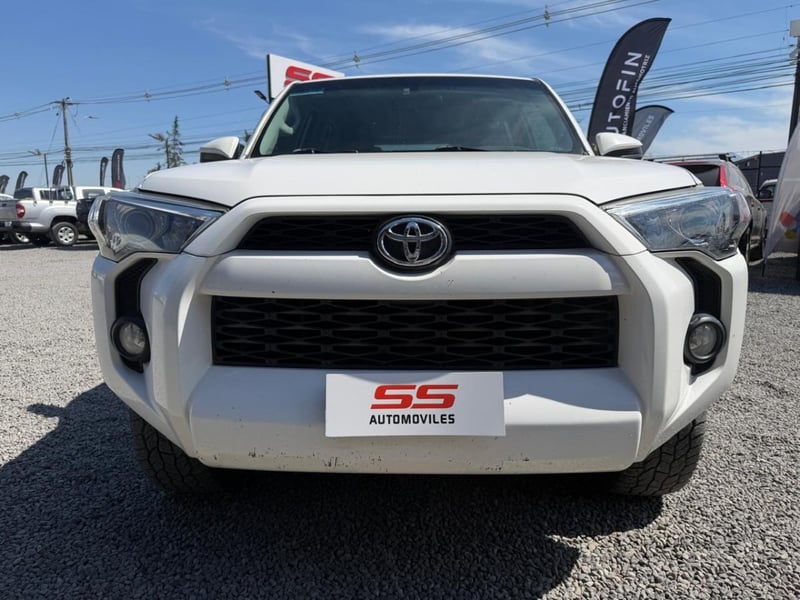 Toyota 4 RUNNER SR5 4X4 AT Toyota 4 Runner 2014 - Imagen 3 de 10