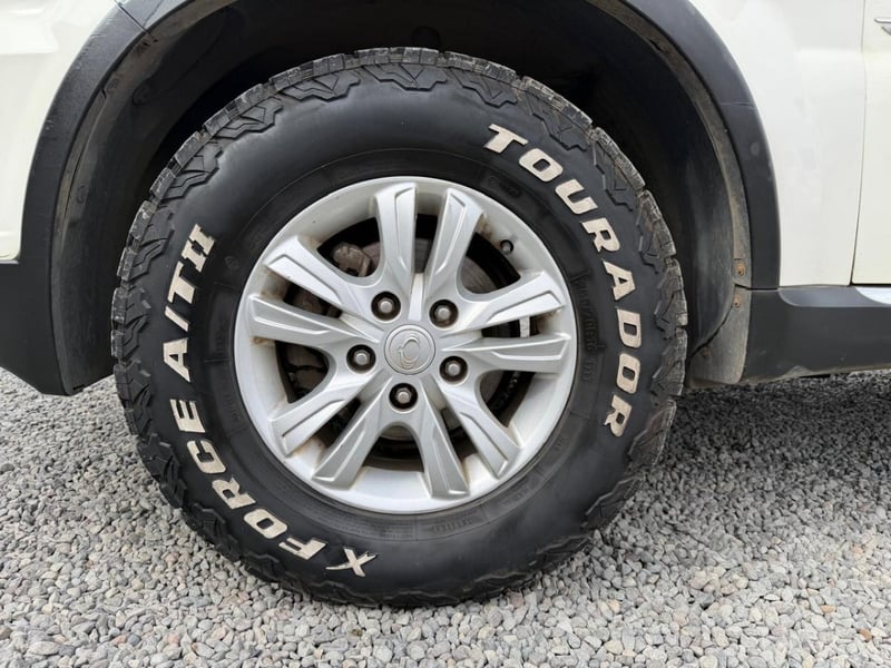 SsangYong REXTON 4X2 MT6 2.0 HDI Ssangyong Rexton 2015 - Imagen 9 de 9