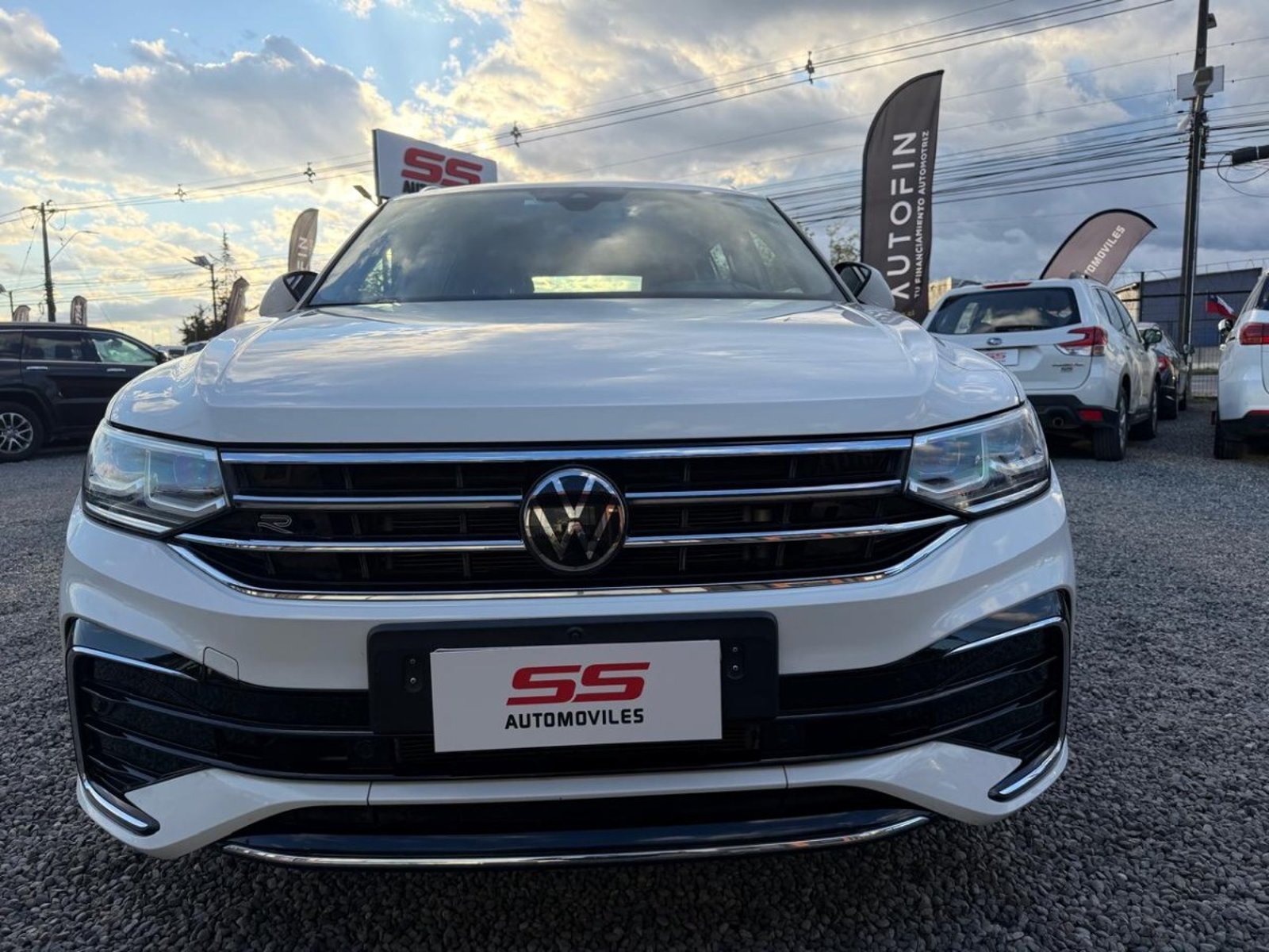 Volkswagen TIGUAN 2.0 TSI R-LINE Volkswagen Tiguan 2025 - Foto 2 de 10