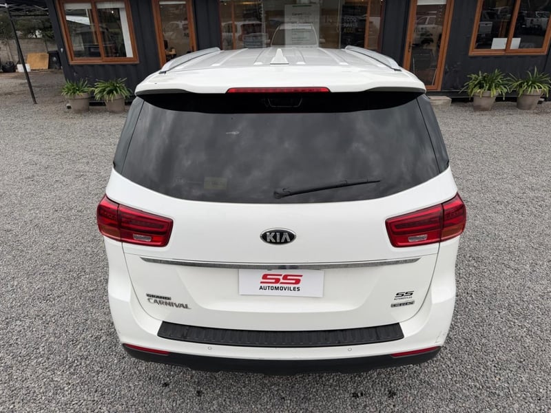 Kia GRAND CARNIVAL 2.2 AT8 Kia Grand Carnival 2020 - Imagen 7 de 10