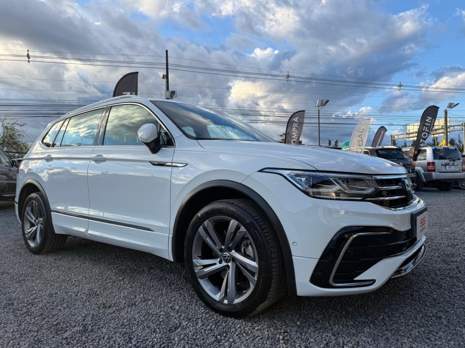 Volkswagen TIGUAN 2.0 TSI R-LINE Volkswagen Tiguan 2025 - Foto 4 de 10