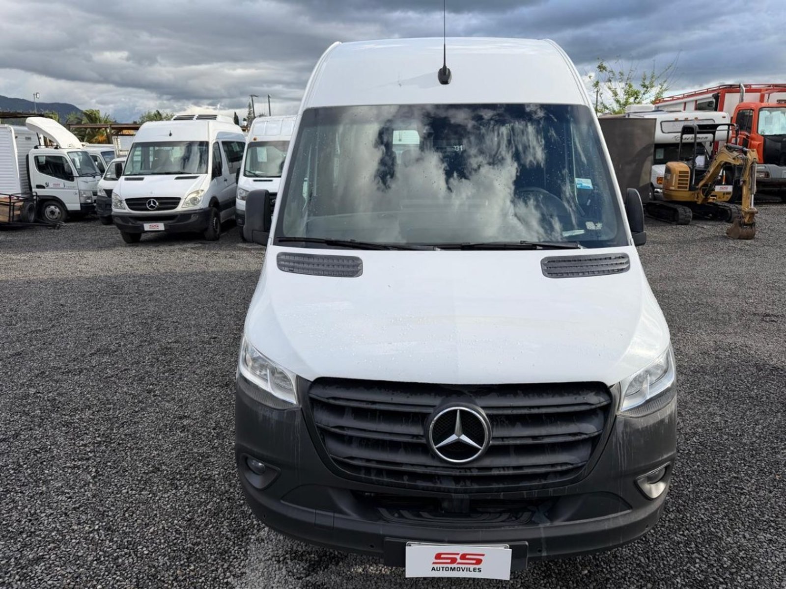 Mercedes-Benz SPRINTER 517 CDI 19+1 AT 4X Mercedes Sprinter 2024 - Foto 3 de 10