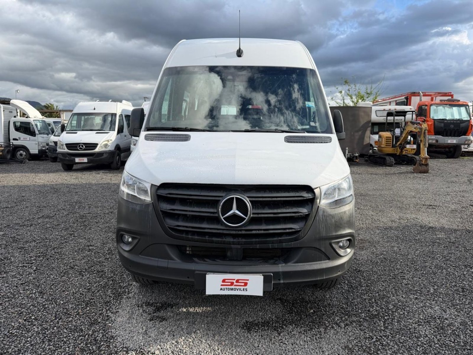 Mercedes-Benz SPRINTER 517 CDI 19+1 AT 4X Mercedes Sprinter 2024 - Foto 2 de 10