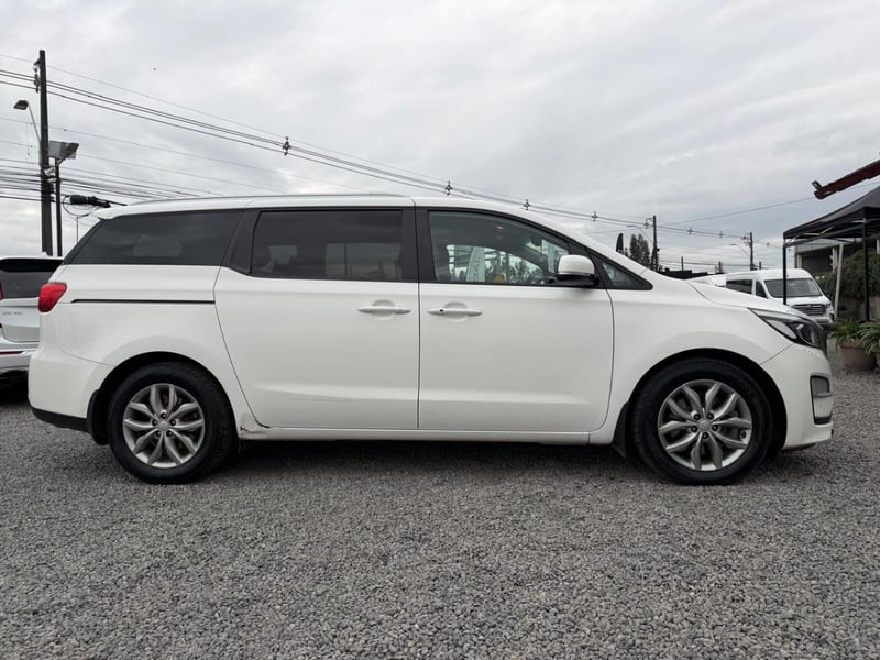 Kia GRAND CARNIVAL 2.2 AT8 Kia Grand Carnival 2020 - Imagen 5 de 10