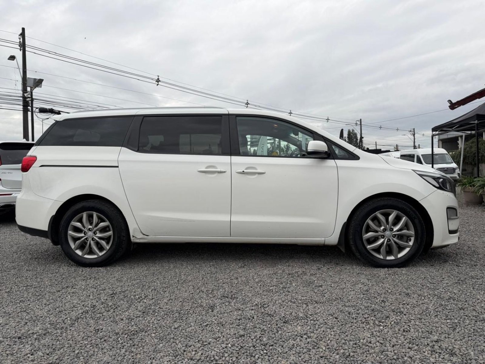 Kia GRAND CARNIVAL 2.2 AT8 Kia Grand Carnival 2020 - Foto 5 de 10