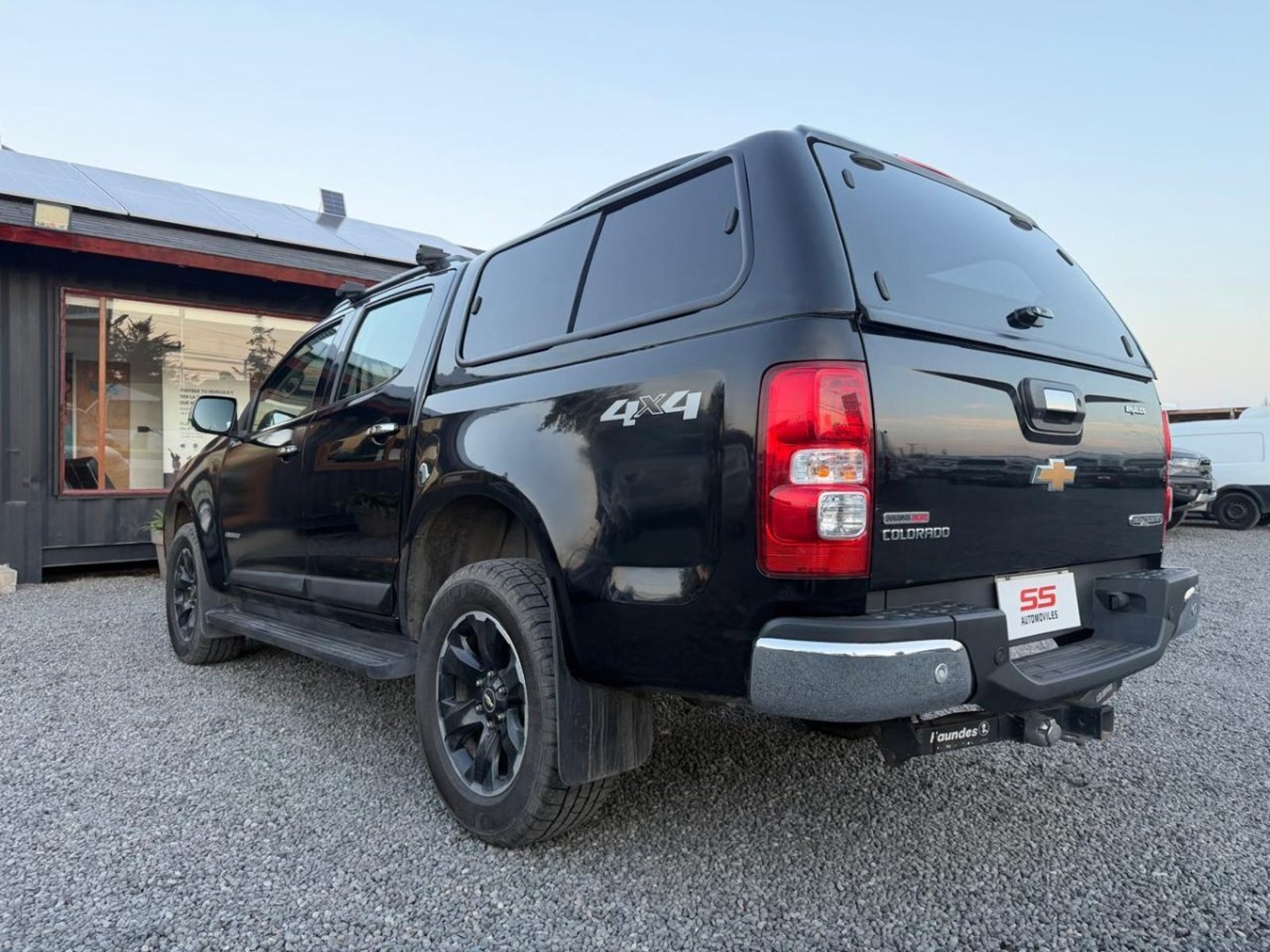 Chevrolet COLORADO HIGH COUNTRY 2.8 4X4 A Chevrolet Colorado 2023 - Imagen 9 de 10