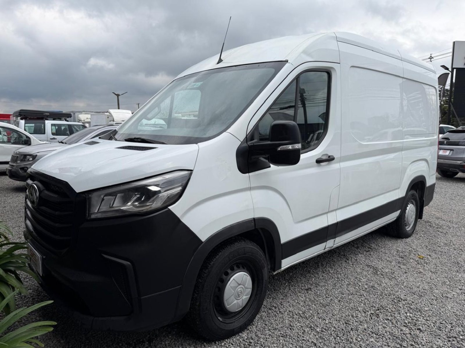 Maxus DELIVER9 CARGO L2 H2 2.0 MT6 Max… 2023