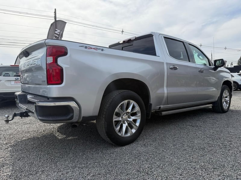 Chevrolet SILVERADO LTZ 5.3L 4X4 AT8 Chevrolet Silverado 2021 - Imagen 6 de 10