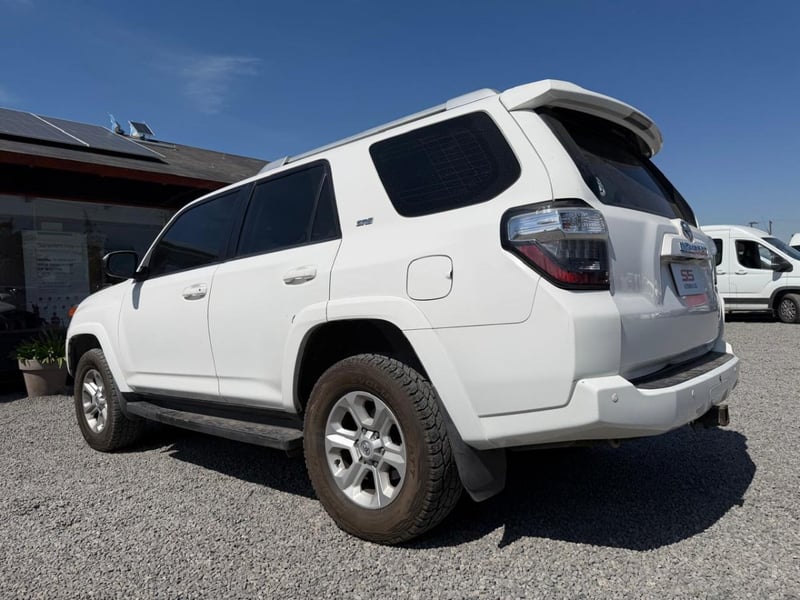 Toyota 4 RUNNER SR5 4X4 AT Toyota 4 Runner 2014 - Imagen 9 de 10