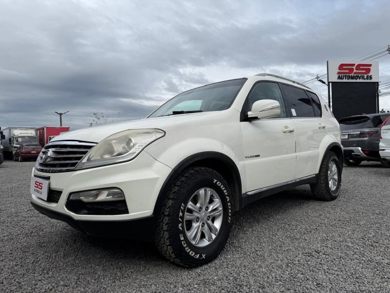 SsangYong REXTON 4X2 MT6 2.0 HDI Ssangyong Rexton 2015