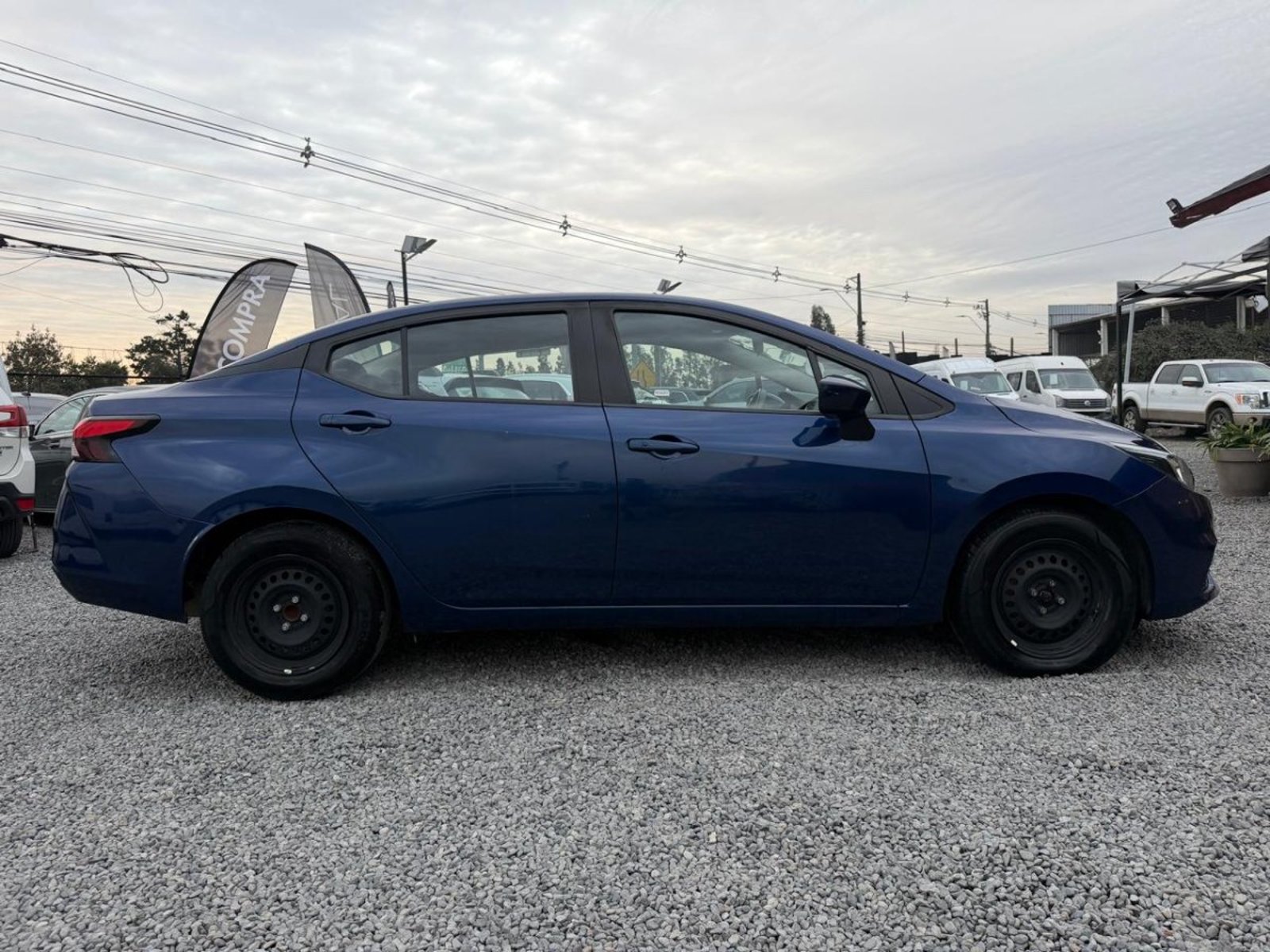 Nissan VERSA SENSE 1.6 MT5 Nissan Versa 2022 - Foto 5 de 10