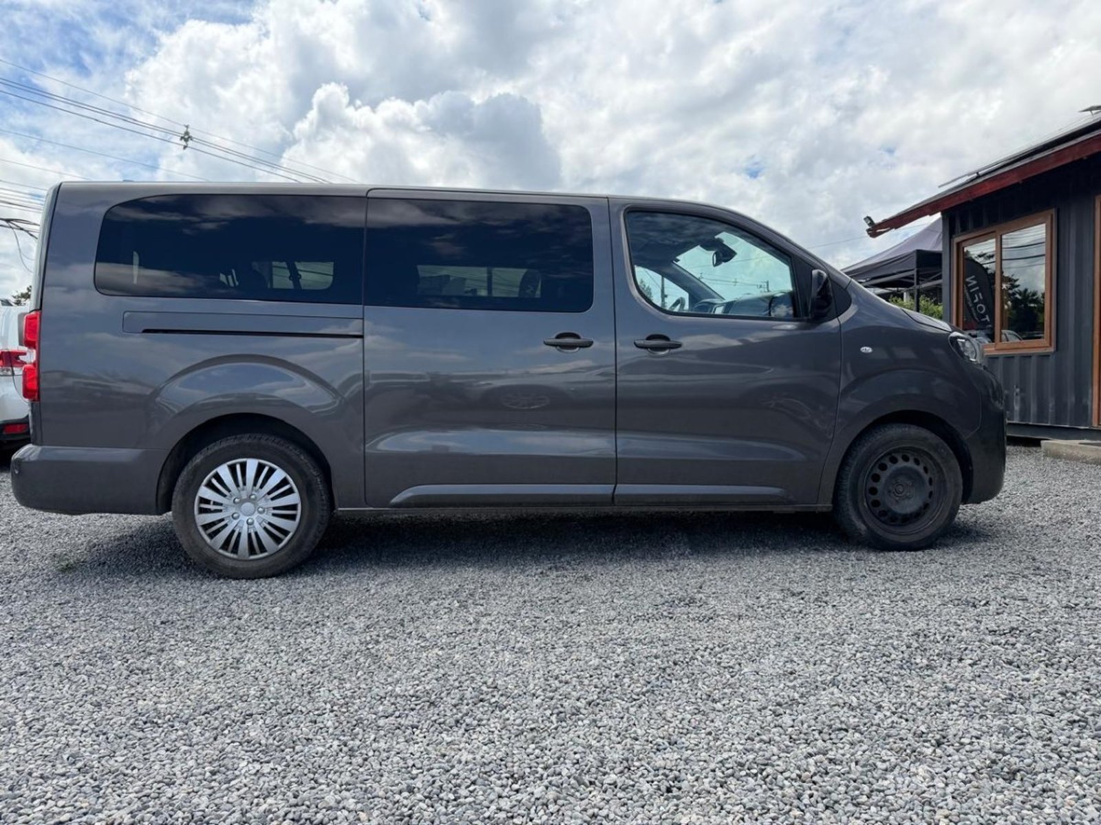Peugeot TRAVELLER BUSINESS L3 2.0 HDI EAT Peugeot Traveller 2024 - Foto 5 de 10