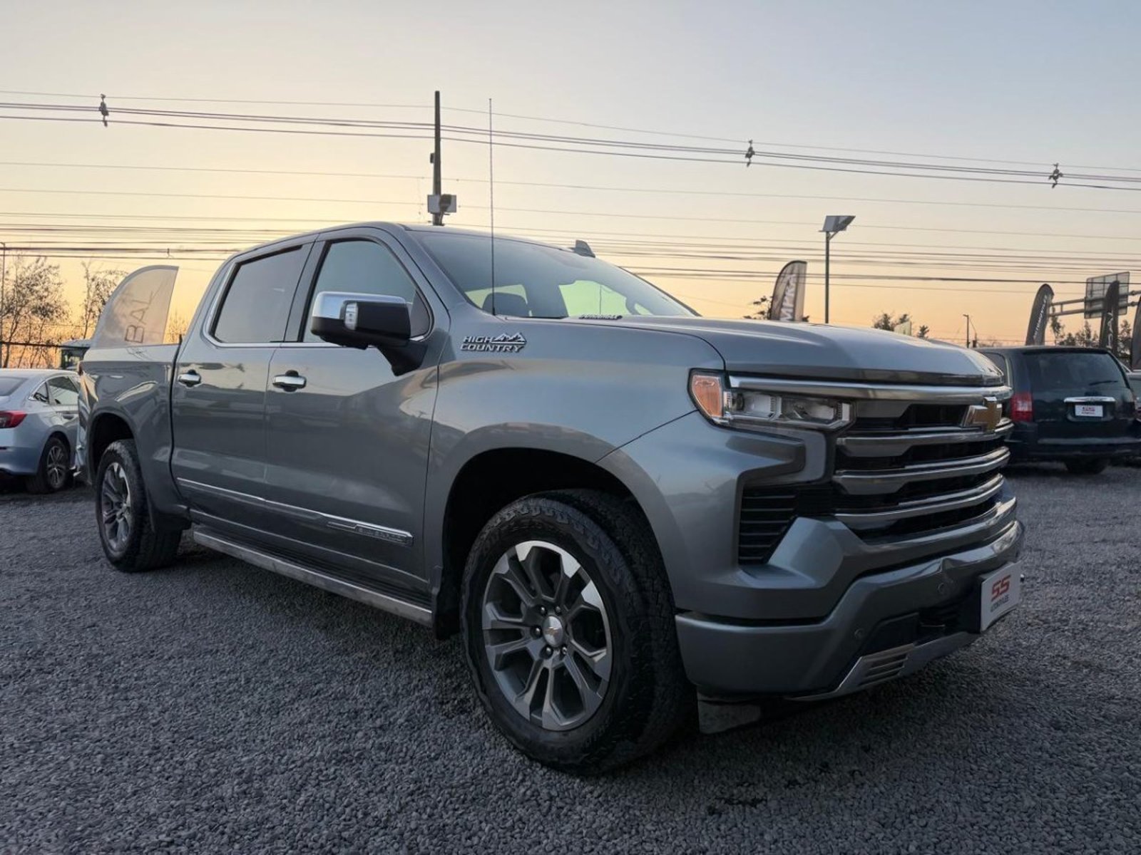 CHEVROLET SILVERADO 3.0 TDI 4X4 AT HIGH C Chevrolet Silverado 2024 - Foto 4 de 10
