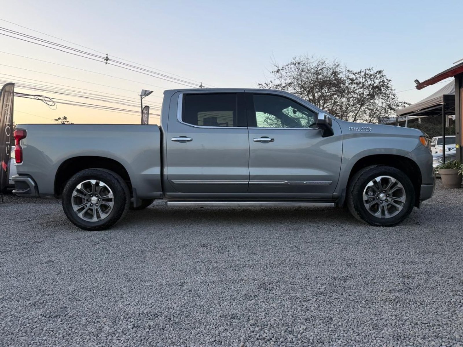 CHEVROLET SILVERADO 3.0 TDI 4X4 AT HIGH C Chevrolet Silverado 2024 - Foto 5 de 10