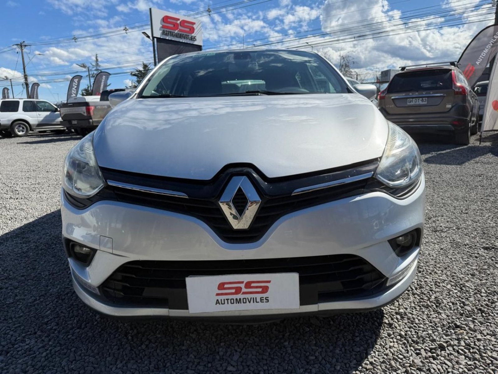 Renault CLIO IV 1.2 HB MT5 Renault Clio 2017 - Foto 2 de 10