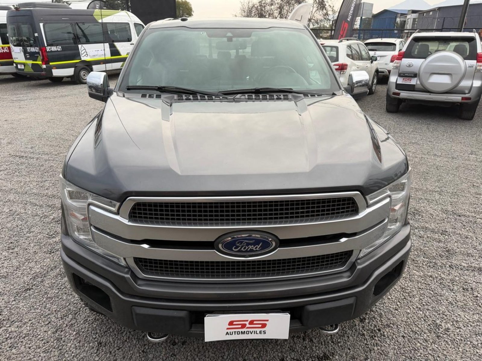 Ford F-150 PLATINUM 3.5 4X4 AT Ford F-150 2018 - Foto 2 de 10