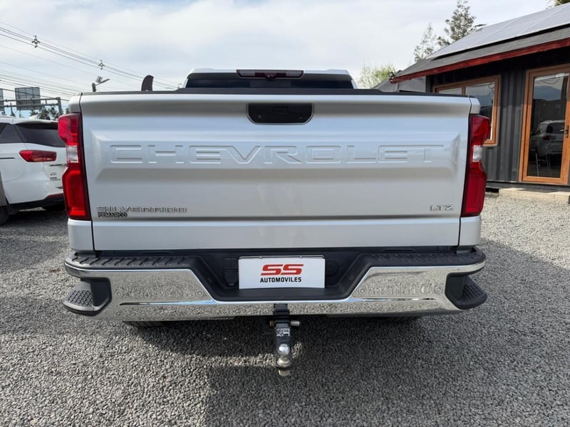 Chevrolet SILVERADO LTZ 5.3L 4X4 AT8 Chevrolet Silverado 2021 - Imagen 7 de 10