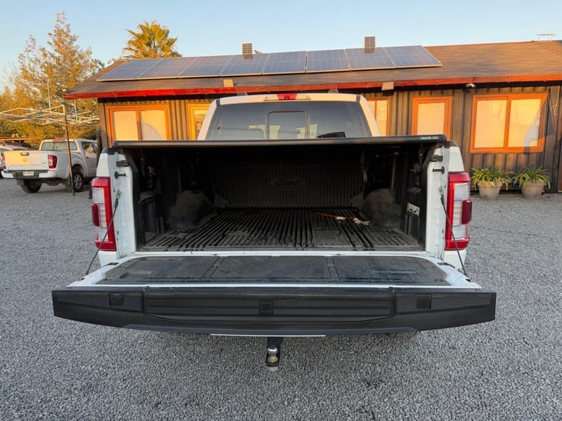 Ford F-150 LARIAT LUXURY 5.0 4X4 AT Ford F-150 2023 - Imagen 9 de 10