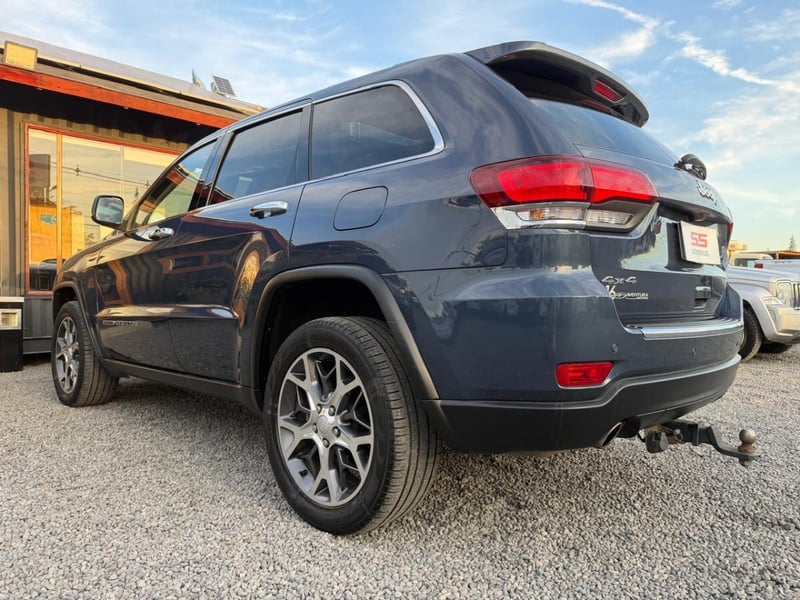 Jeep GRAND CHEROKEE LIMITED 3.6 4X4 AT8 Jeep Grand Cherokee 2022 - Imagen 9 de 10