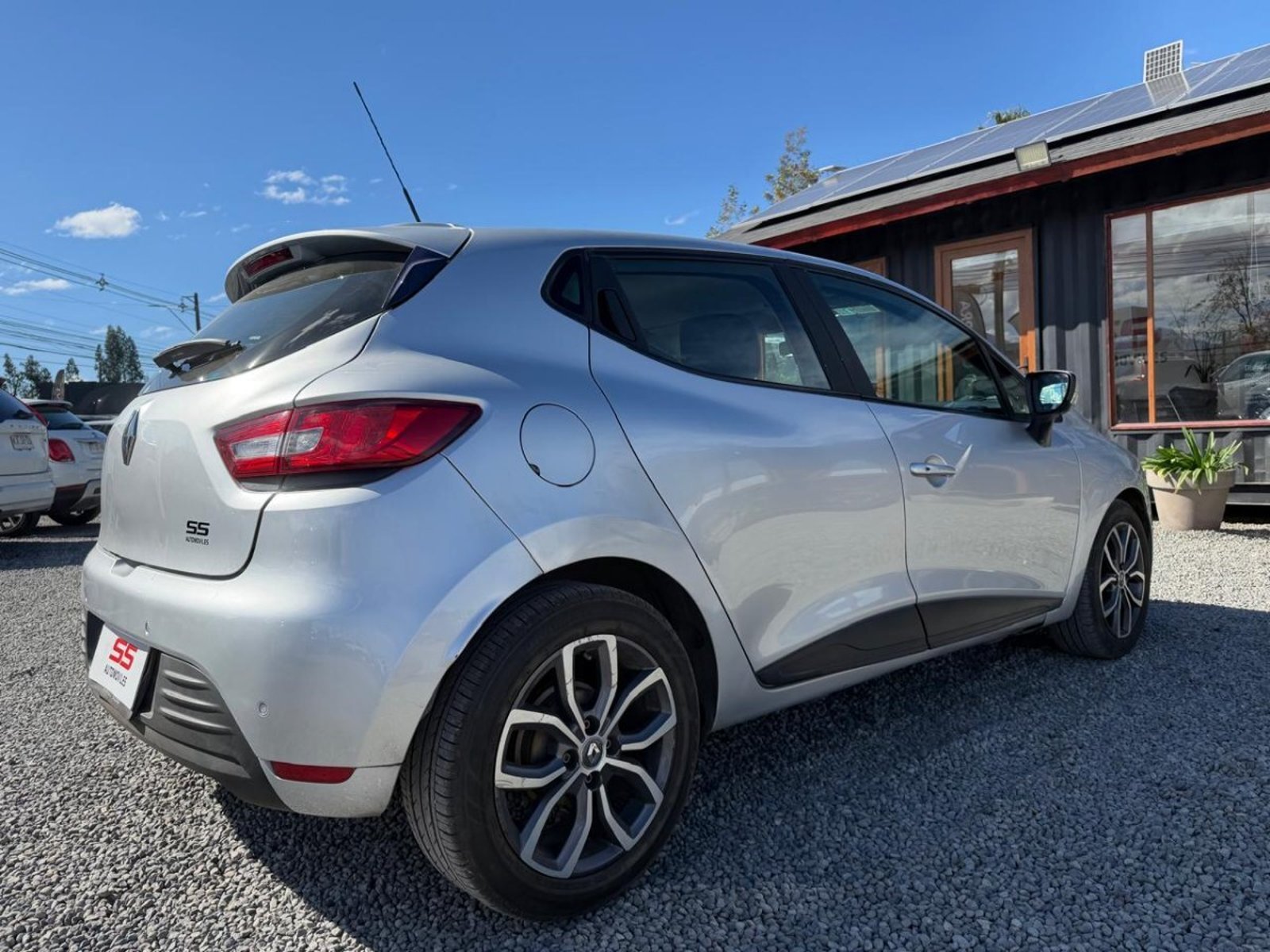 Renault CLIO IV 1.2 HB MT5 Renault Clio 2017 - Imagen 6 de 10