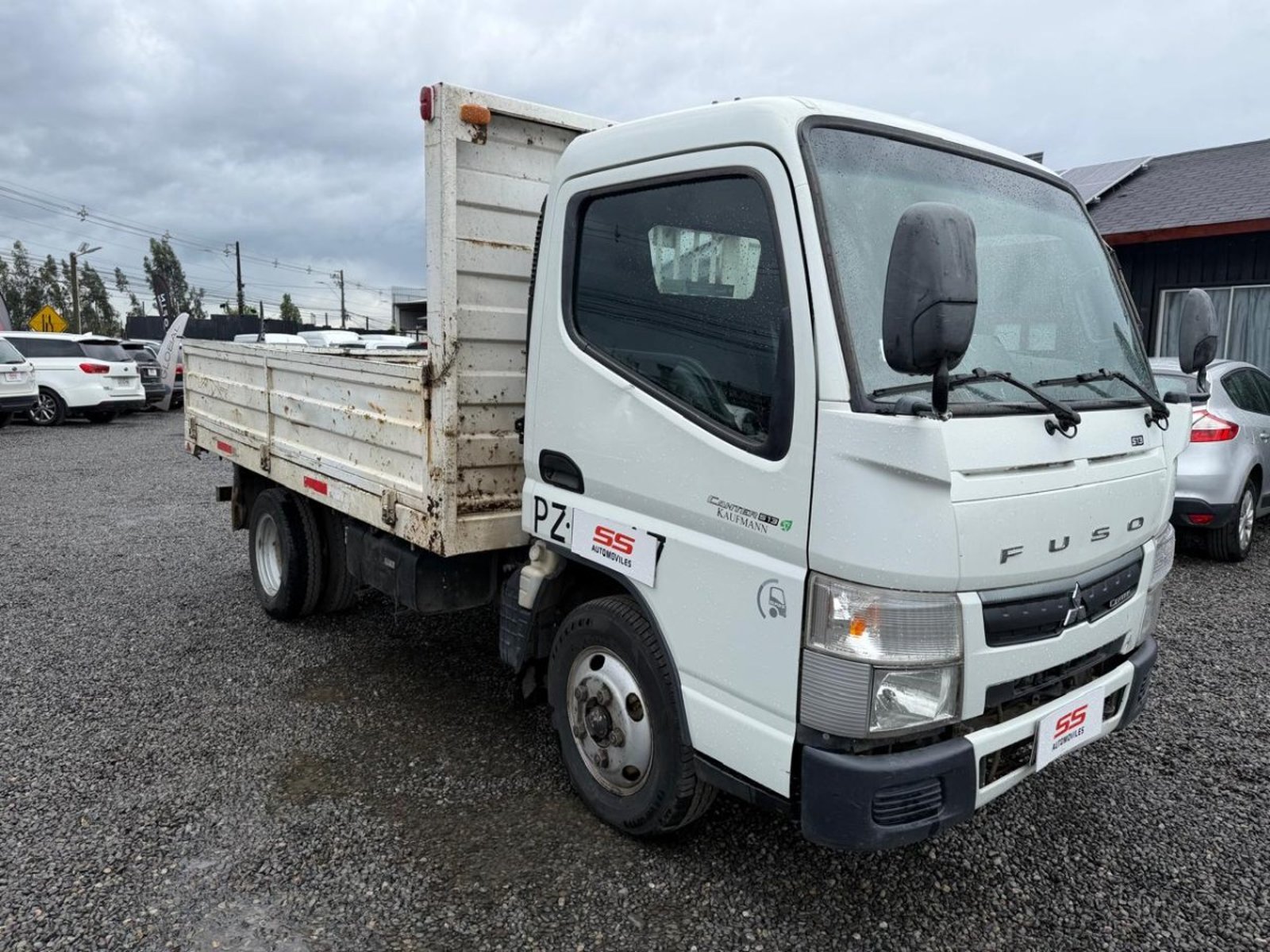 Mitsubishi CANTER FUSO CANTER 513 Mitsubishi Canter 2021 - Foto 3 de 10