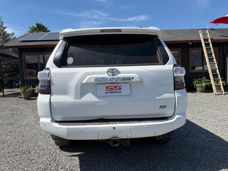 Toyota 4 RUNNER SR5 4X4 AT Toyota 4 Runner 2014 - Imagen 7 de 10