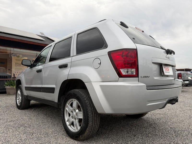 Jeep GRAND CHEROKEE LAREDO 3.7 4X4 Jeep Grand Cherokee 2006 - Imagen 8 de 10