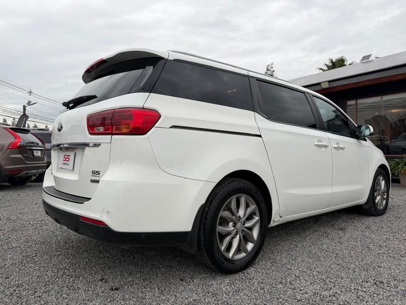 Kia GRAND CARNIVAL 2.2 AT8 Kia Grand Carnival 2020 - Imagen 6 de 10