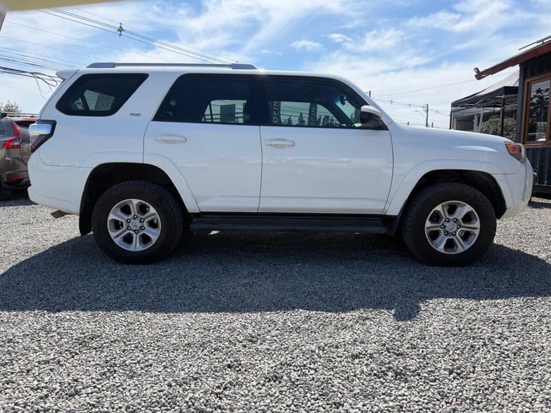 Toyota 4 RUNNER SR5 4X4 AT Toyota 4 Runner 2014 - Imagen 5 de 10