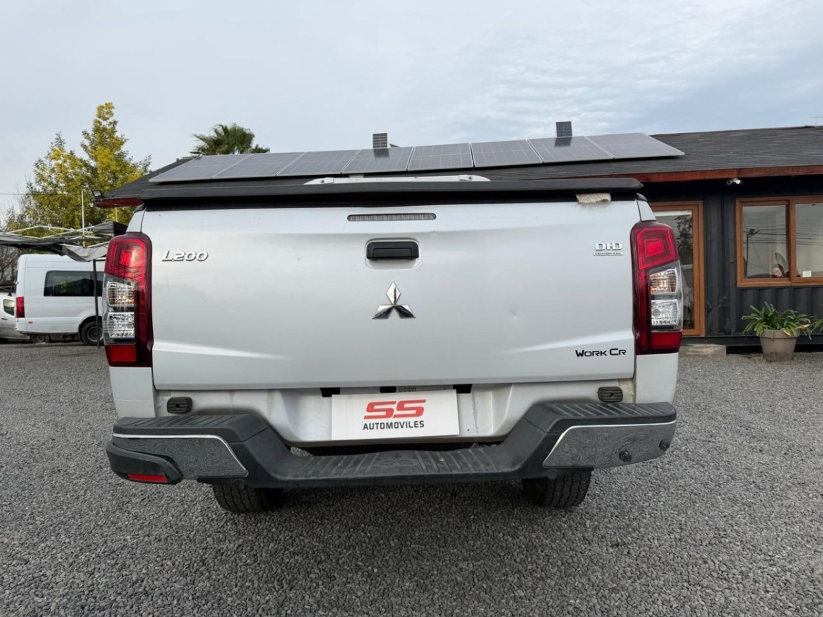 Mitsubishi L200 4X2 2.4 MT6 WORK MItsubishi L200 2021 - Imagen 7 de 10
