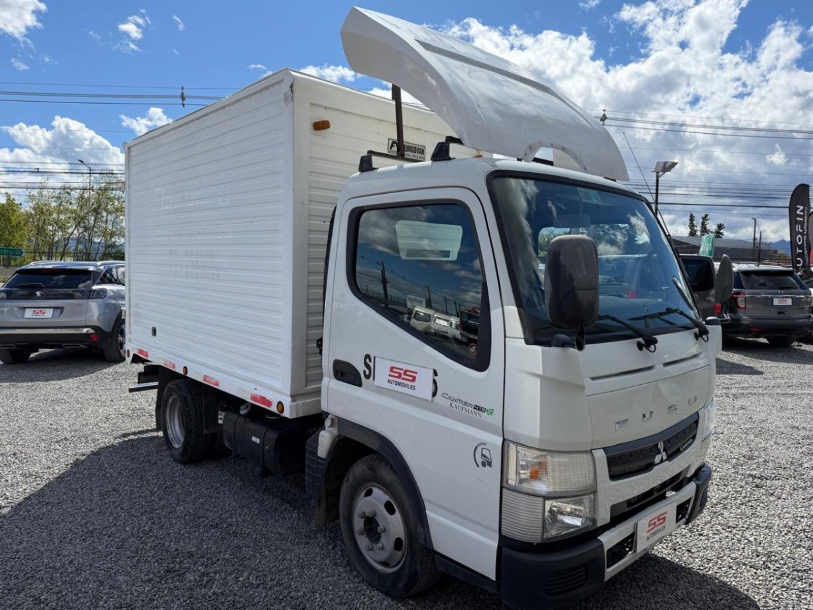 Mitsubishi CANTER FUSO CANTER 413 Mitsubishi Canter 2023 - Foto 3 de 10