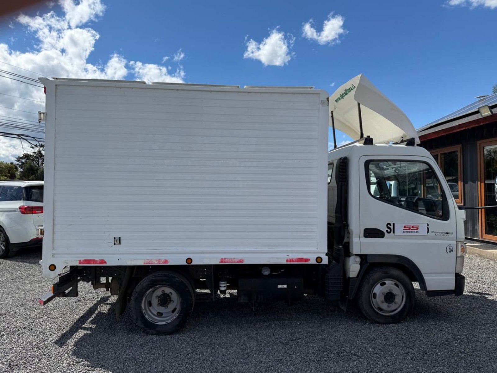 Mitsubishi CANTER FUSO CANTER 413 Mitsubishi Canter 2023 - Foto 4 de 10